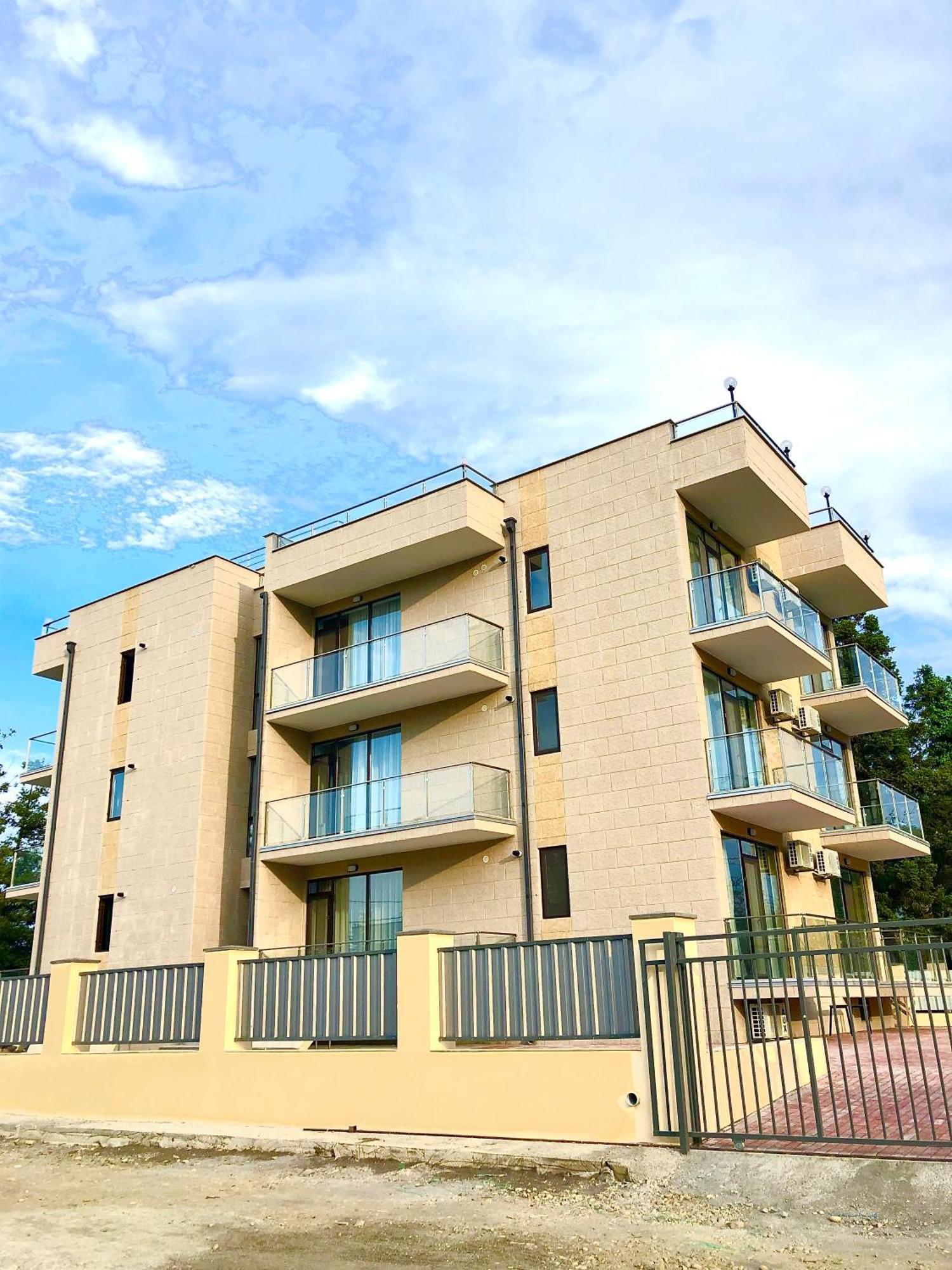 White-House Aparthotel Ureki Exterior photo